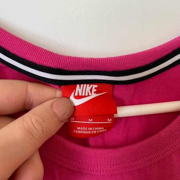 Hot pink Nike tank size M - Picture 2 of 3